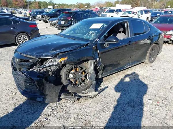 4T1B11HKXKU824726 2019 TOYOTA CAMRY - Image 2