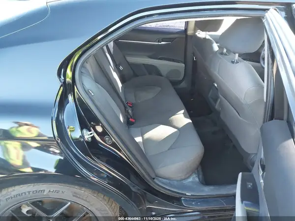 4T1B11HKXKU824726 2019 TOYOTA CAMRY - Image 8