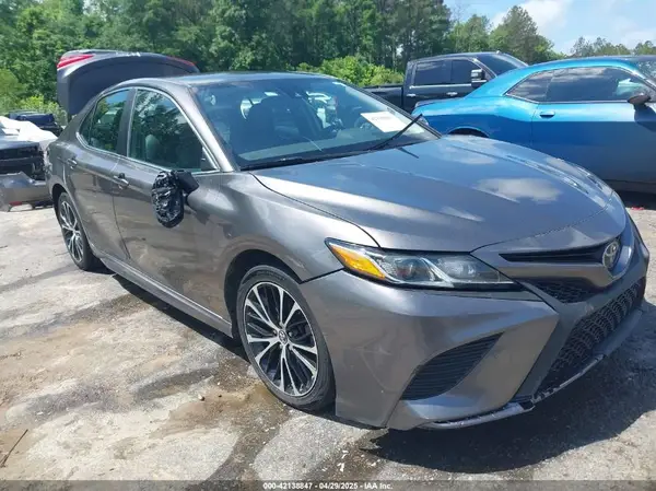4T1B11HKXKU825259 2019 TOYOTA CAMRY - Image 1