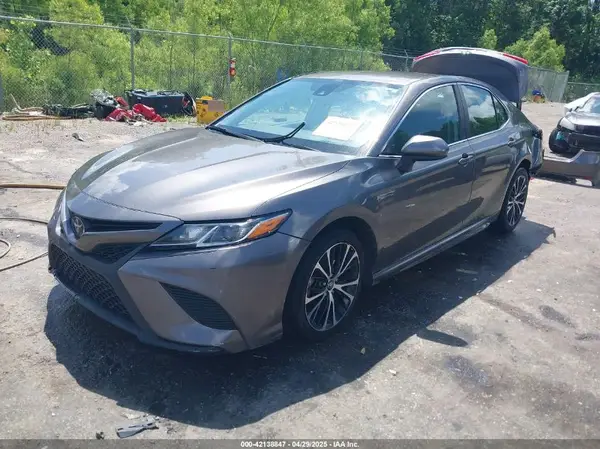 4T1B11HKXKU825259 2019 TOYOTA CAMRY - Image 2
