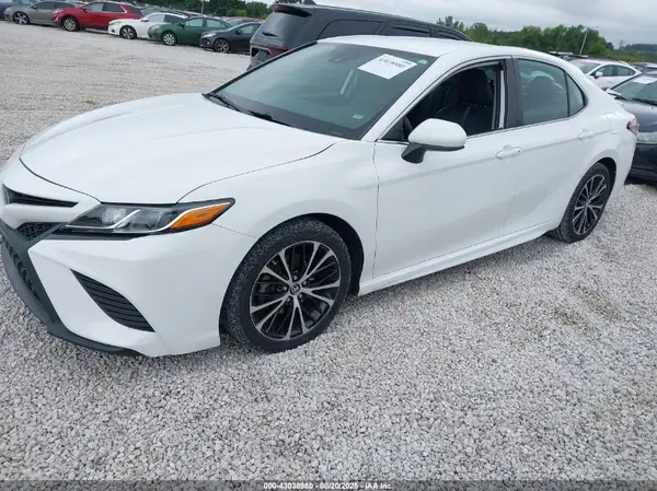 4T1B11HKXKU825777 2019 TOYOTA CAMRY - Image 2