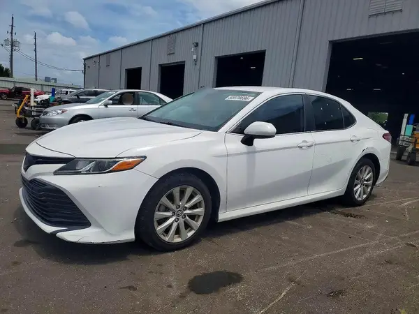 4T1B11HKXKU833782 2019 TOYOTA CAMRY - Image 1