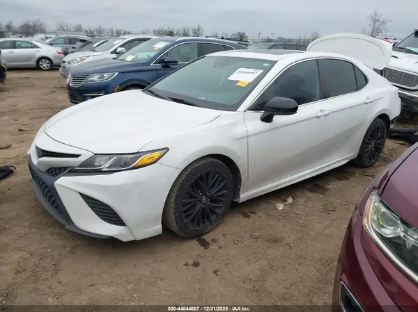 4T1B11HKXKU833989 2019 TOYOTA CAMRY - Image 2