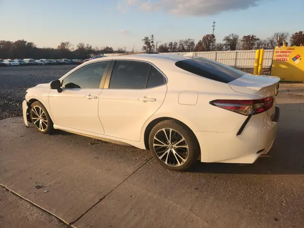 4T1B11HKXKU834480 2019 TOYOTA CAMRY - Image 2
