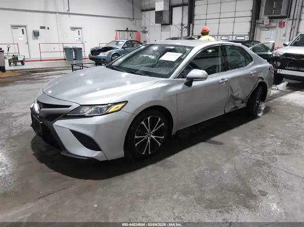 4T1B11HKXKU835385 2019 TOYOTA CAMRY - Image 2