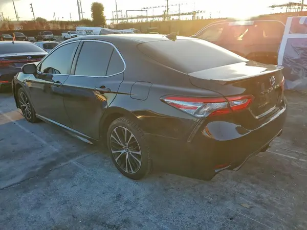 4T1B11HKXKU839727 2019 TOYOTA CAMRY - Image 2