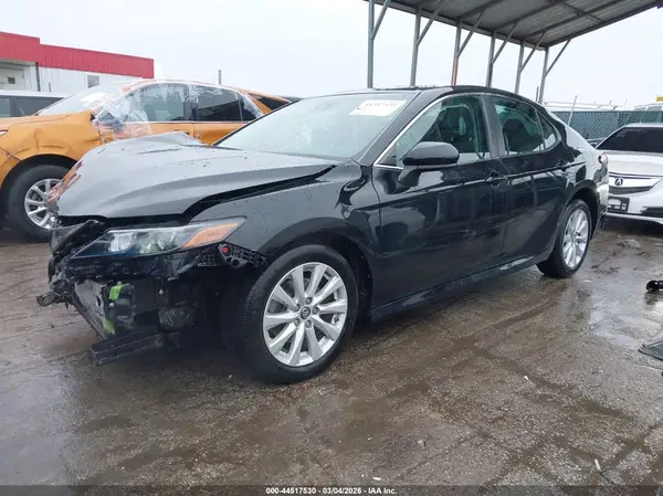 4T1B11HKXKU845009 2019 TOYOTA CAMRY - Image 2