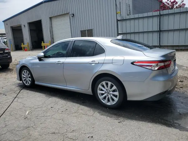 4T1B11HKXKU845401 2019 TOYOTA CAMRY - Image 2