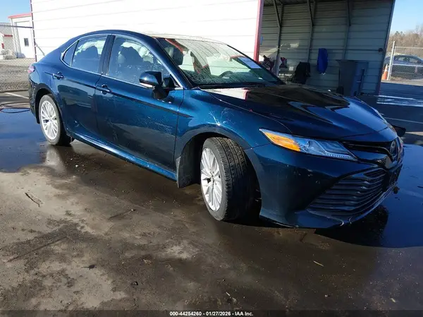 4T1B11HKXKU849934 2019 TOYOTA CAMRY - Image 1