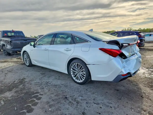 4T1B21FB0KU003330 2019 TOYOTA AVALON - Image 2