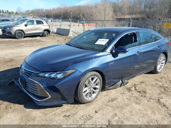 4T1B21FB0KU003585 2019 TOYOTA AVALON - Image 2