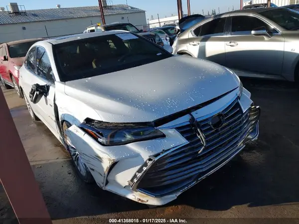 4T1B21FB2KU010215 2019 TOYOTA AVALON - Image 1