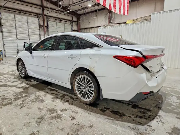 4T1B21FB3KU008165 2019 TOYOTA AVALON - Image 2