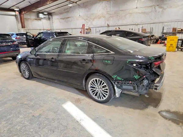 4T1B21FB4KU004917 2019 TOYOTA AVALON - Image 2