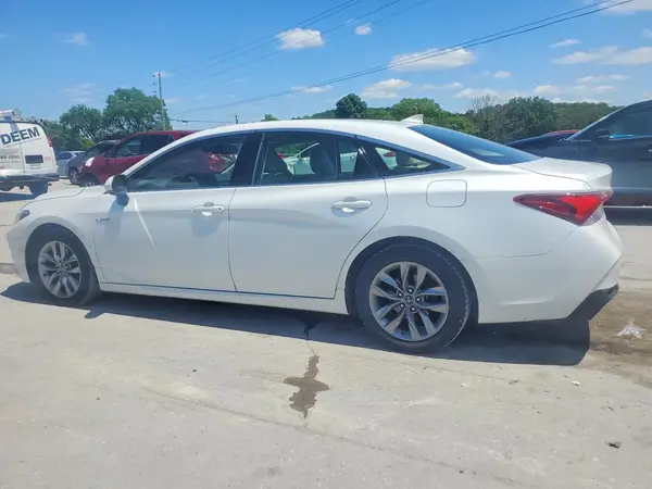 4T1B21FB4KU011589 2019 TOYOTA AVALON - Image 2