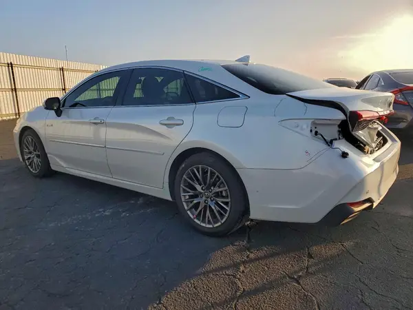 4T1B21FB6KU010329 2019 TOYOTA AVALON - Image 2