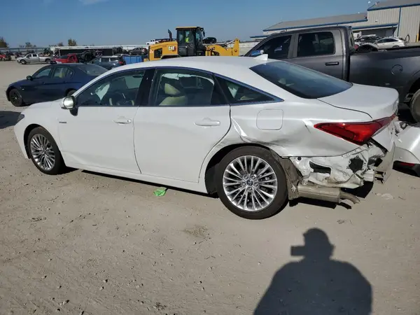 4T1B21FB8KU005889 2019 TOYOTA AVALON - Image 2