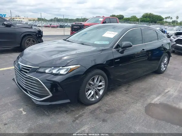4T1B21FB9KU006307 2019 TOYOTA AVALON - Image 2