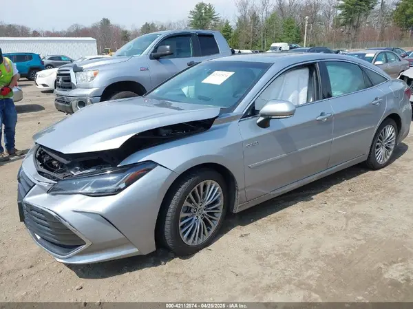 4T1B21FB9KU007974 2019 TOYOTA AVALON - Image 2