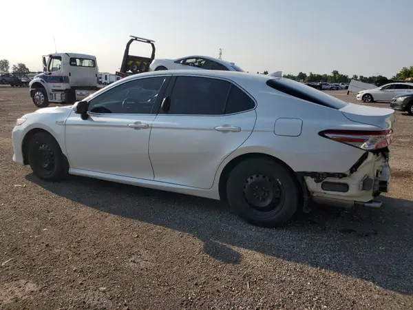 4T1B21HK0JU004165 2018 TOYOTA CAMRY - Image 2