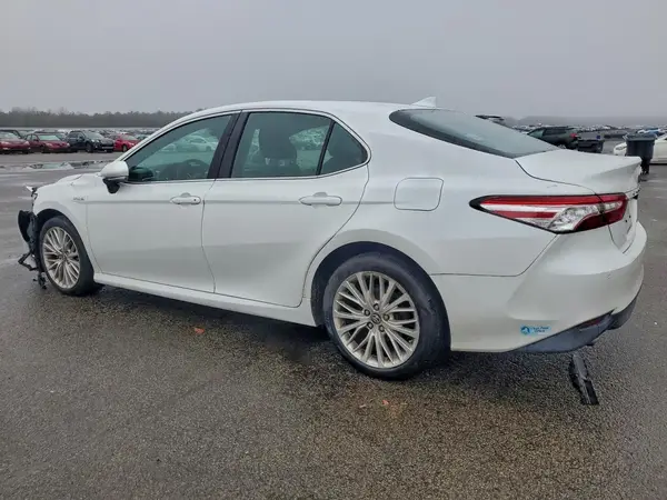 4T1B21HK0JU005333 2018 TOYOTA CAMRY - Image 2
