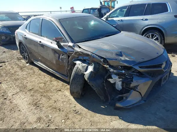 4T1B21HK0JU006613 2018 TOYOTA CAMRY - Image 1