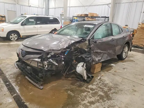 4T1B21HK0JU501877 2018 TOYOTA CAMRY - Image 1