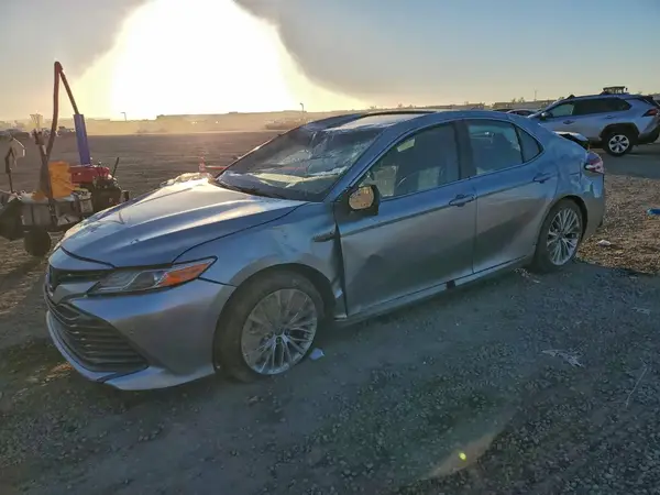 4T1B21HK0JU504598 2018 TOYOTA CAMRY - Image 1