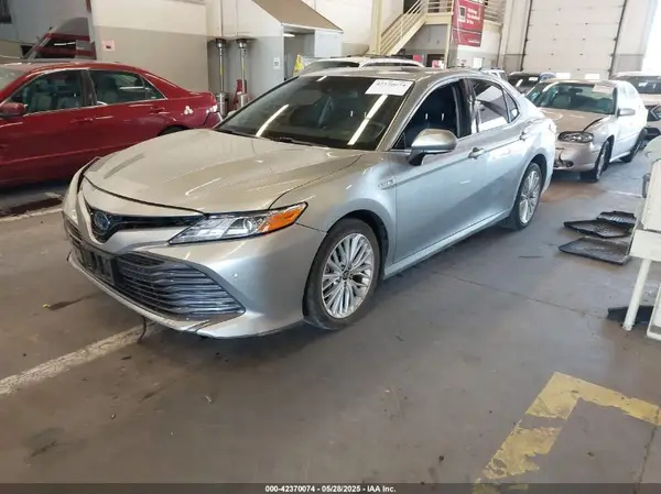 4T1B21HK0JU505248 2018 TOYOTA CAMRY - Image 2