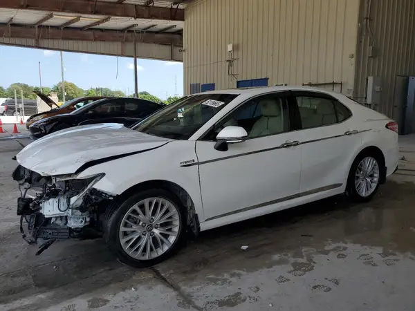 4T1B21HK0JU507078 2018 TOYOTA CAMRY - Image 1