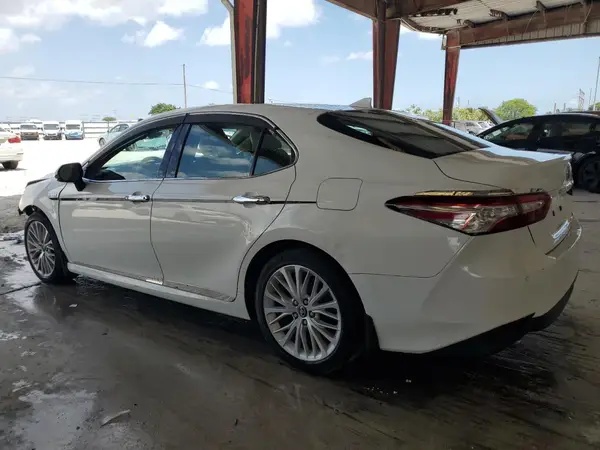 4T1B21HK0JU507078 2018 TOYOTA CAMRY - Image 2