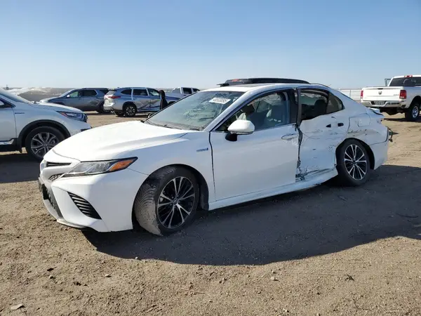 4T1B21HK0JU509316 2018 TOYOTA CAMRY - Image 1