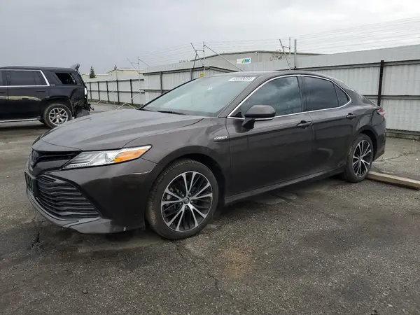 4T1B21HK0KU011196 2019 TOYOTA CAMRY - Image 1