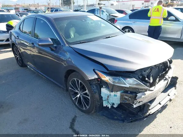 4T1B21HK0KU513268 2019 TOYOTA CAMRY - Image 1