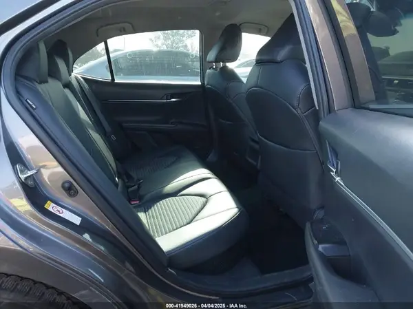 4T1B21HK0KU513268 2019 TOYOTA CAMRY - Image 8