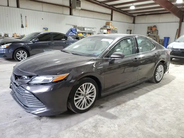 4T1B21HK1JU001548 2018 TOYOTA CAMRY - Image 1