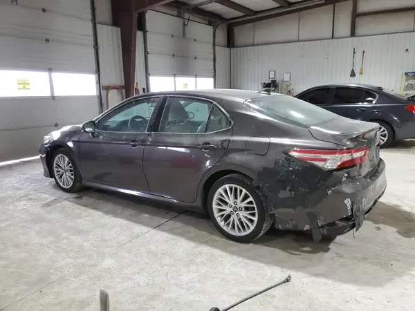 4T1B21HK1JU001548 2018 TOYOTA CAMRY - Image 2