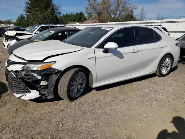 4T1B21HK1JU003557 2018 TOYOTA CAMRY - Image 1