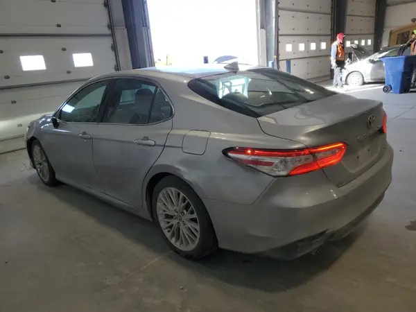 4T1B21HK1JU501161 2018 TOYOTA CAMRY - Image 2