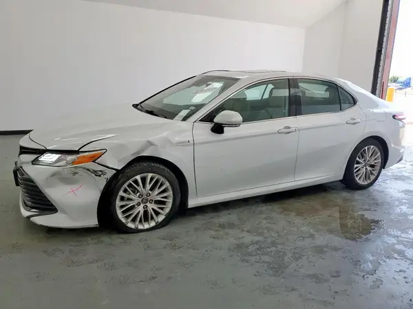 4T1B21HK1KU512324 2019 TOYOTA CAMRY - Image 1