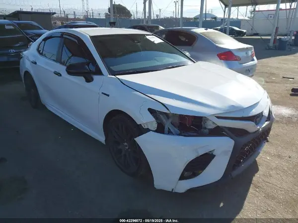 4T1B21HK1KU521525 2019 TOYOTA CAMRY - Image 1