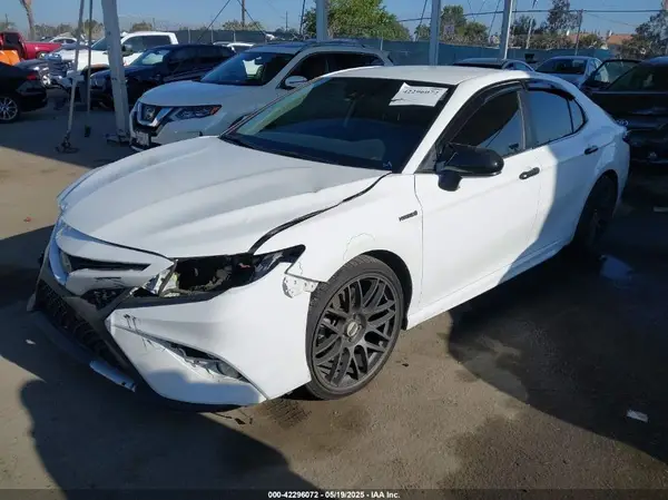 4T1B21HK1KU521525 2019 TOYOTA CAMRY - Image 2