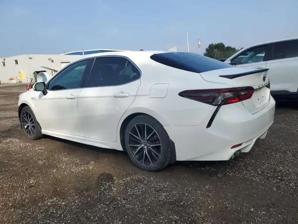 4T1B21HK1MU015261 2021 TOYOTA CAMRY - Image 2
