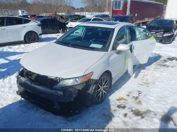 4T1B21HK1NU017660 2022 TOYOTA CAMRY - Image 2