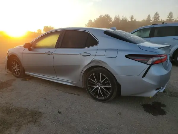 4T1B21HK1RU020452 2024 TOYOTA CAMRY - Image 2