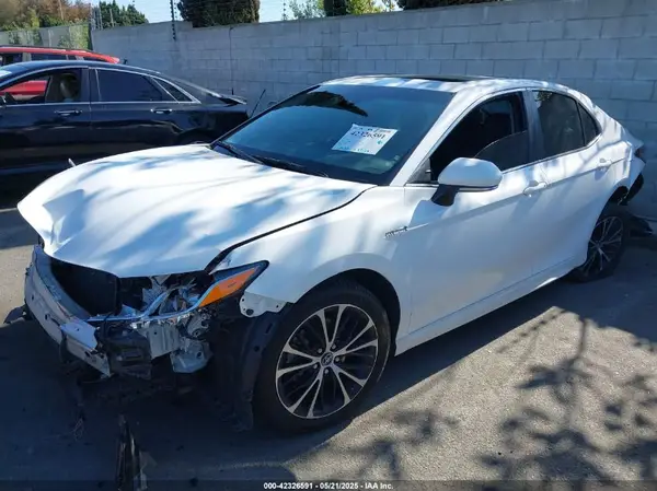 4T1B21HK2JU004278 2018 TOYOTA CAMRY - Image 2