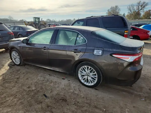 4T1B21HK2JU004796 2018 TOYOTA CAMRY - Image 2