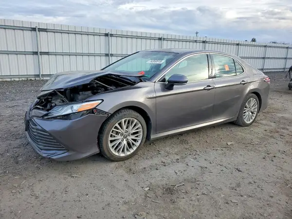 4T1B21HK2JU501413 2018 TOYOTA CAMRY - Image 1