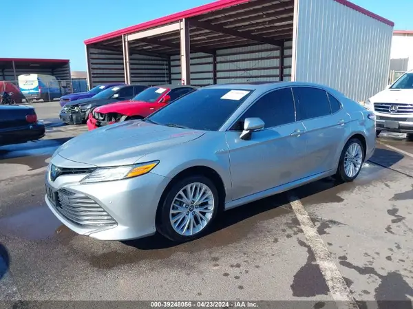 4T1B21HK2JU502352 2018 TOYOTA CAMRY - Image 2