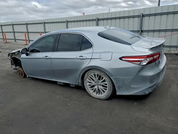 4T1B21HK2JU503128 2018 TOYOTA CAMRY - Image 2